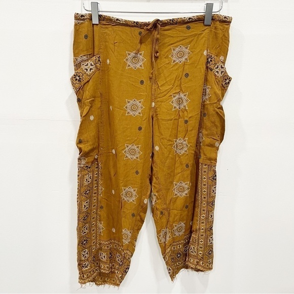 Urban Outfitters Printed Made In India Crop Pants Drawstring Medium - Picture 1 of 8